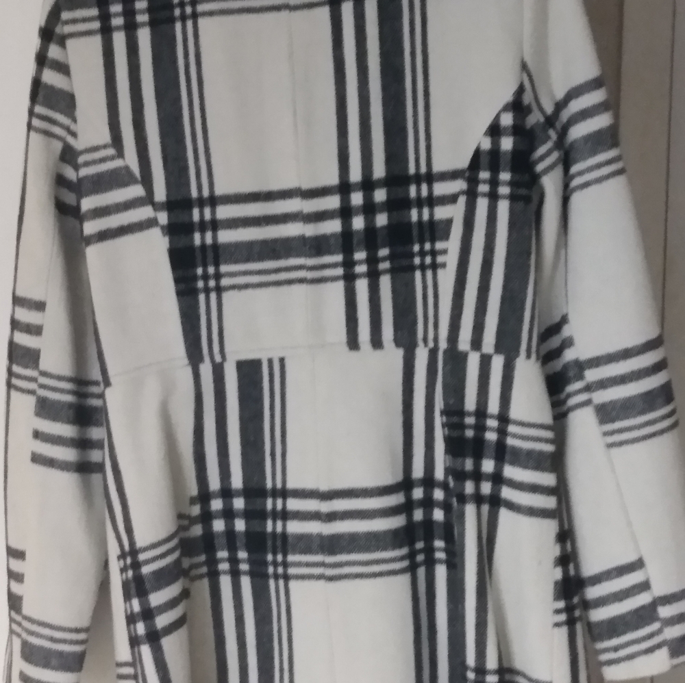 Coat - Picture 2 of 3